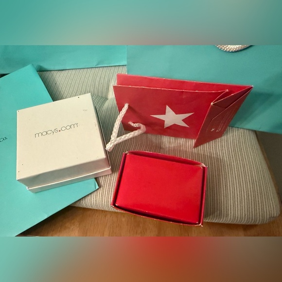 Imperfect Lot: 3 Tiffany & Co. Blue Shopping Bags & 2 Macy's jewelry Boxes & bag - Picture 6 of 11